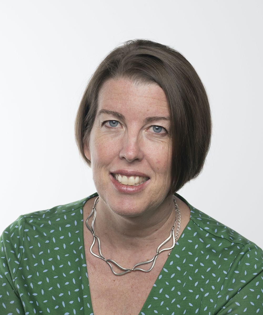 Headshot of Stephanie Nolen, Healthcare keynote speaker