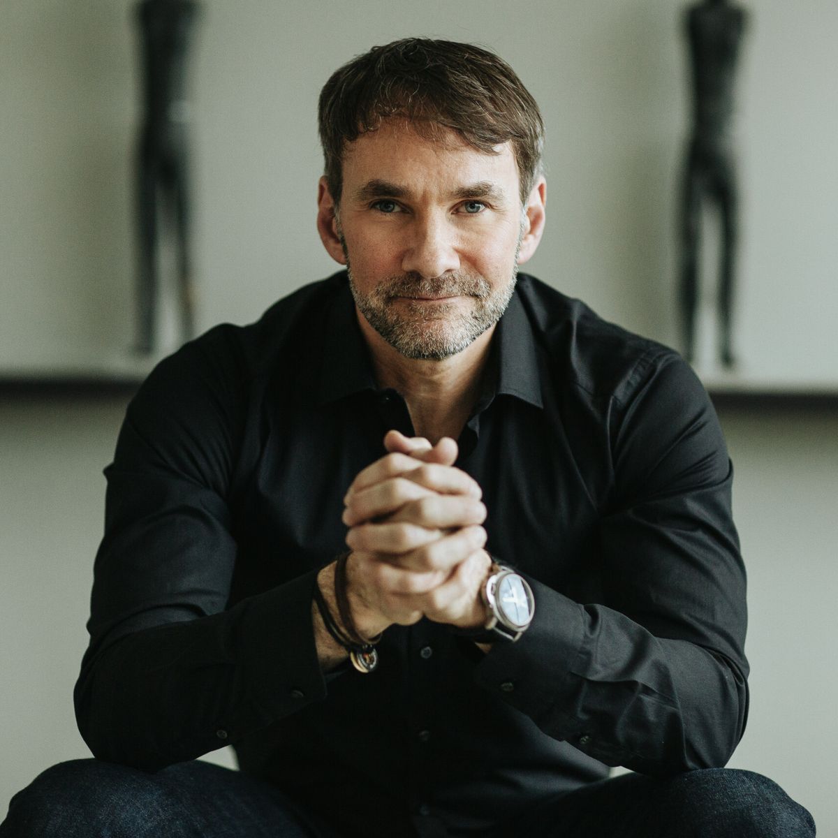 Headshot of Keith Ferrazi, keynote speaker, executive team coach.